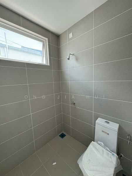 2-storey Terraced House for Sale in Bandar Sri Sendayan (Negeri Sembilan) - Ong Jia Hui - Bathroom - PropertyGuru.com.my