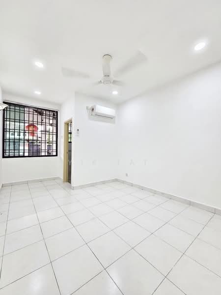 1.5-storey Terraced House for Sale in Taman Impian Emas (Skudai) - Yik Tat - Interior - PropertyGuru.com.my