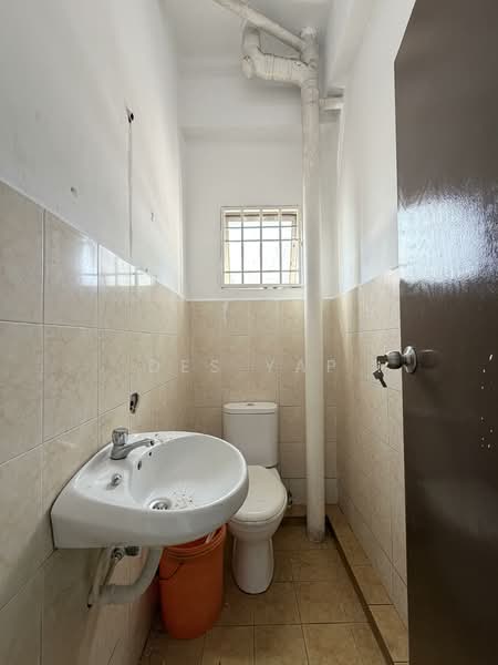 Apartment for Sale at Rawang Idaman Apartment - Des Yap - Bathroom - PropertyGuru.com.my