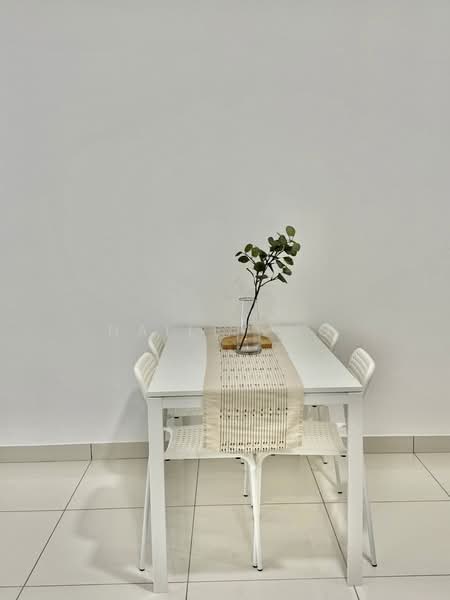 Servis Apartment untuk Disewa di The New Duo @ Edumetro - Hailey Ho - Dining Room - PropertyGuru.com.my