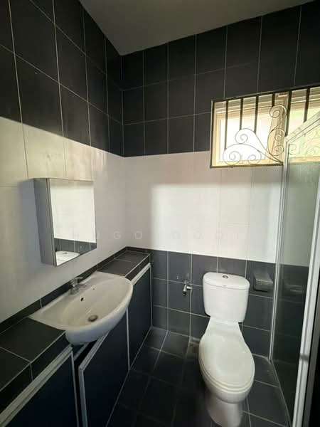 Bungalow for Rent in Jalan Klang Lama (Old Klang Road) (Kuala Lumpur) - Hugo Gooi - Bathroom - PropertyGuru.com.my
