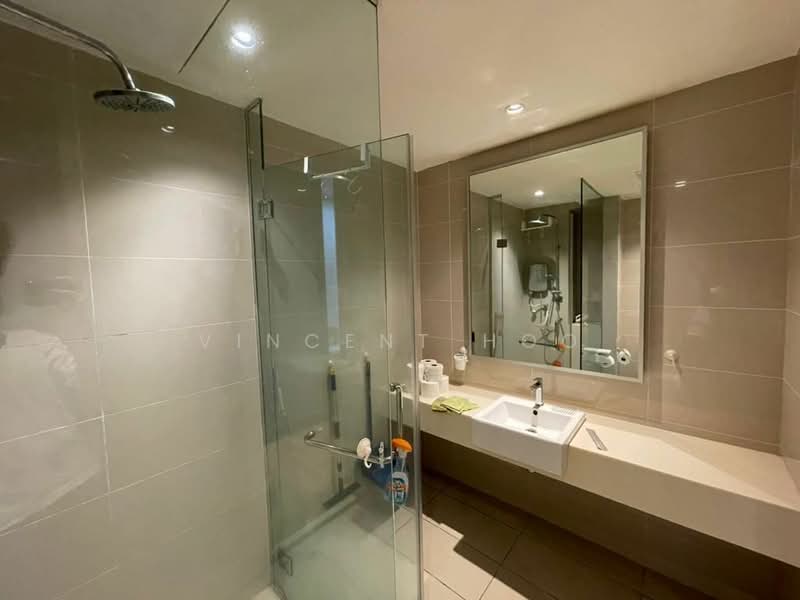 Service Residence for Sale at KL Gateway Residences - Vincent Hoo - Bathroom - PropertyGuru.com.my