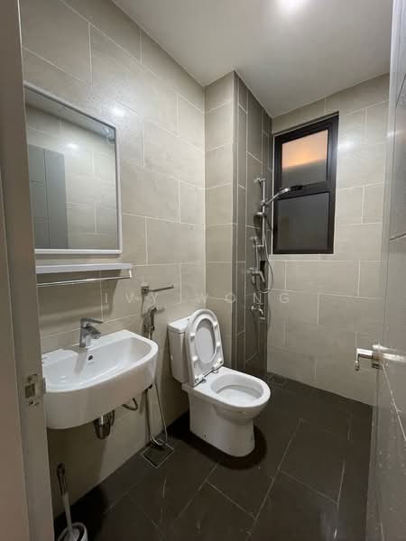 Servis Apartment untuk Disewa di Ten Kinrara - Ivy Wong - Bathroom - PropertyGuru.com.my