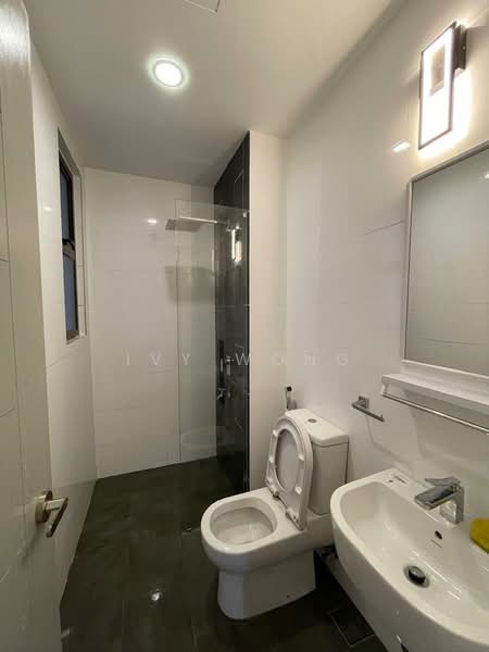 Servis Apartment untuk Disewa di Ten Kinrara - Ivy Wong - Bathroom - PropertyGuru.com.my