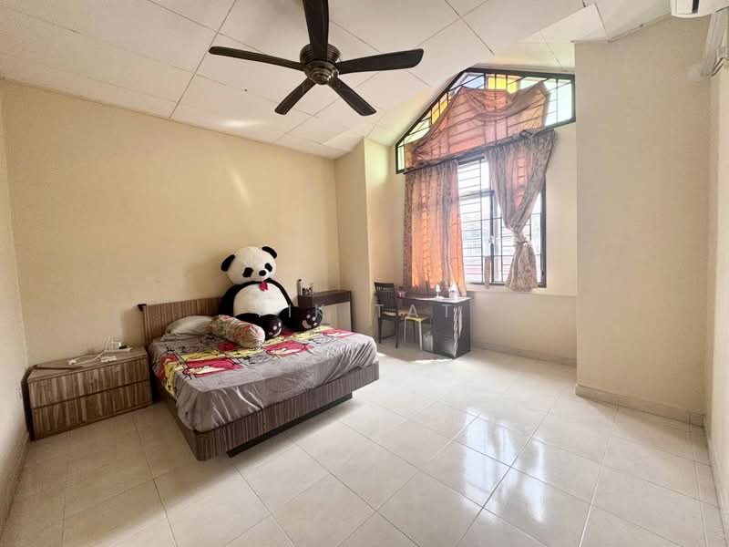 2-storey Terraced House for Sale in Ehsan Jaya (Johor Bahru) - Yik Tat - Bedroom - PropertyGuru.com.my