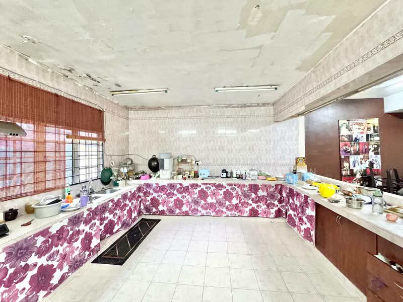 Rumah Teres 2 Tingkat untuk Dijual di Taman Medan Baru (Petaling Jaya) - Adi Zulkarnaen - Kitchen - PropertyGuru.com.my
