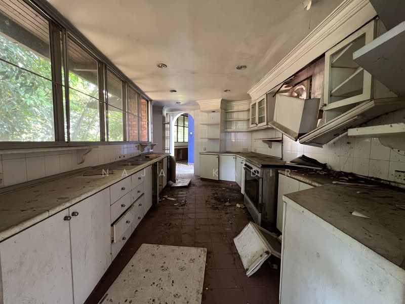 Bungalow for Sale in Seksyen 16 (Petaling Jaya) - Najah Kadir - Kitchen - PropertyGuru.com.my