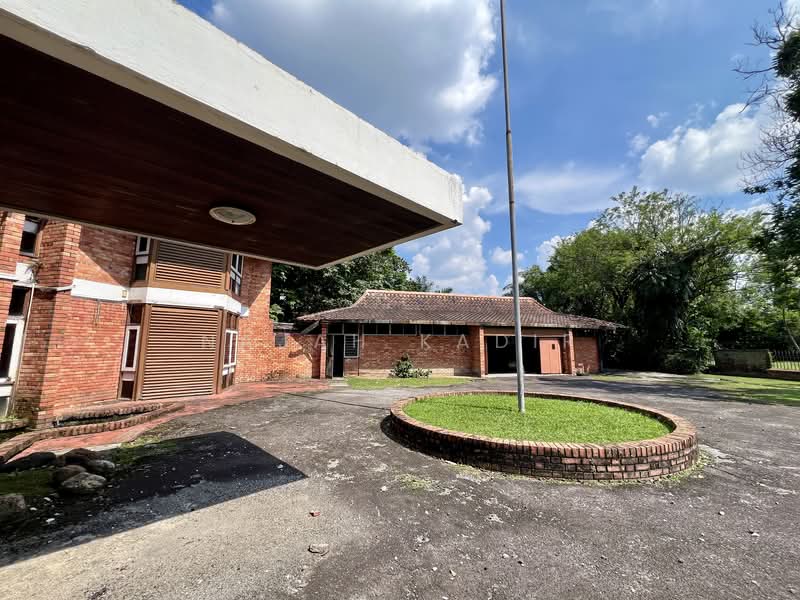 Bungalow for Sale in Seksyen 16 (Petaling Jaya) - Najah Kadir - Exterior - PropertyGuru.com.my