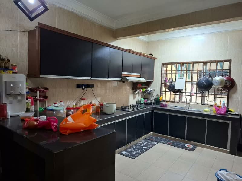 2-storey Terraced House for Sale in Taman Mutiara Kemuning (Shah Alam) - Zamani Ishak - Kitchen - PropertyGuru.com.my