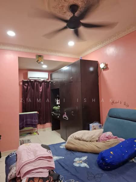 2-storey Terraced House for Sale in Taman Mutiara Kemuning (Shah Alam) - Zamani Ishak - Bedroom - PropertyGuru.com.my