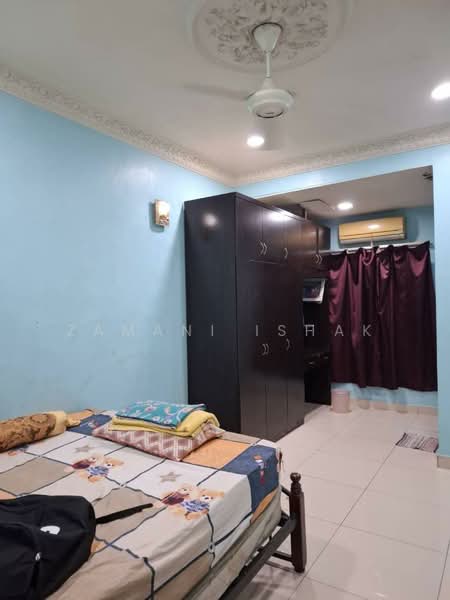 2-storey Terraced House for Sale in Taman Mutiara Kemuning (Shah Alam) - Zamani Ishak - Bedroom - PropertyGuru.com.my