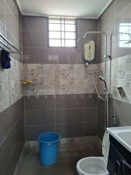 2-storey Terraced House for Sale in Taman Mutiara Kemuning (Shah Alam) - Zamani Ishak - Bathroom - PropertyGuru.com.my