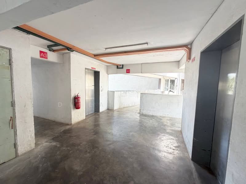 Pangsapuri untuk Dijual di Pangsapuri Putra Harmoni - DILLA YUSOFF - Corridor - PropertyGuru.com.my