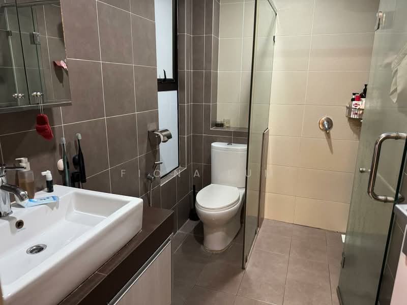 Kondominium untuk Dijual di Atmosfera Kondominium - Fiona Lum - Bathroom - PropertyGuru.com.my
