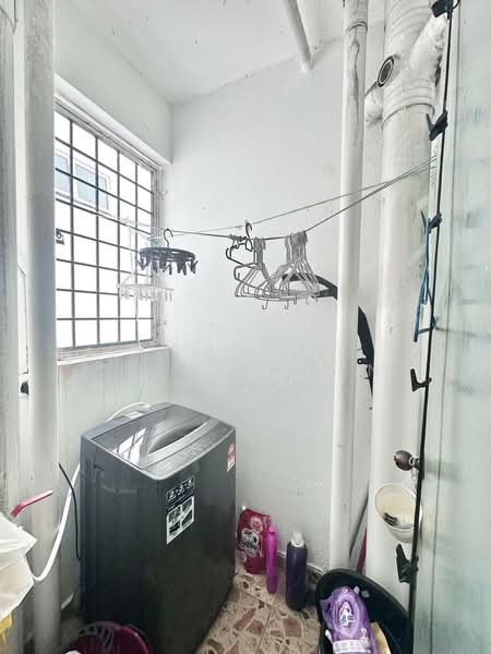 Apartment for Sale at Pangsapuri Mayang (Puncak Jalil) - Adi Zulkarnaen - Interior - PropertyGuru.com.my