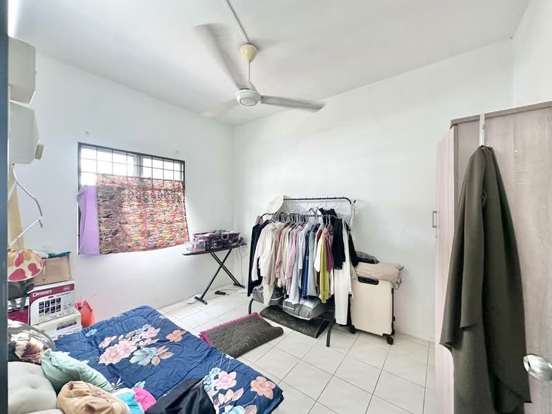 Apartment for Sale at Pangsapuri Mayang (Puncak Jalil) - Adi Zulkarnaen - Bedroom - PropertyGuru.com.my