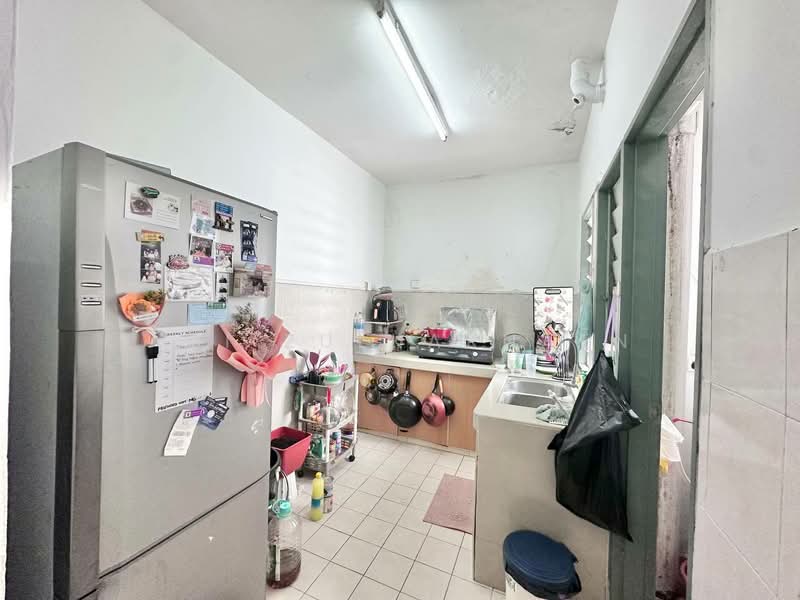 Apartment for Sale at Pangsapuri Mayang (Puncak Jalil) - Adi Zulkarnaen - Kitchen - PropertyGuru.com.my