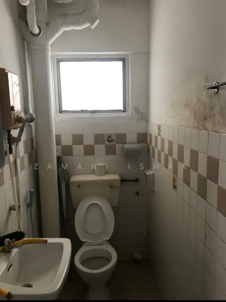 Pangsapuri untuk Dijual di Winner Court A - Zamani Ishak - Bathroom - PropertyGuru.com.my