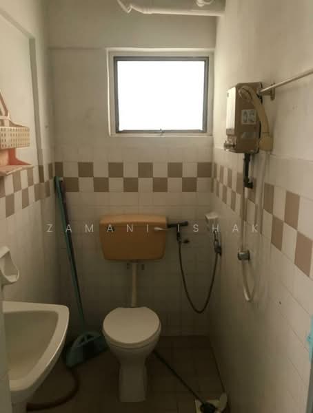 Pangsapuri untuk Dijual di Winner Court A - Zamani Ishak - Bathroom - PropertyGuru.com.my