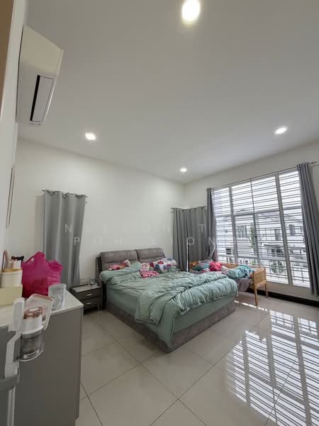 Rumah Kluster untuk Dijual di Setia Tropika (Johor Bahru) - Nelson Tan Poh Kiong - Bedroom - PropertyGuru.com.my
