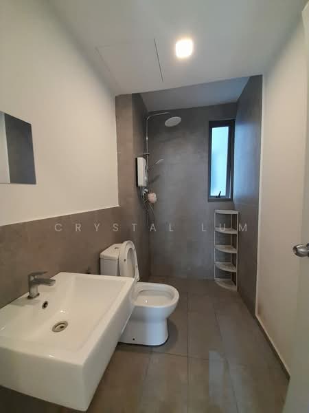Servis Apartment untuk Disewa di Suite Enesta - Crystal Lum - Bathroom - PropertyGuru.com.my