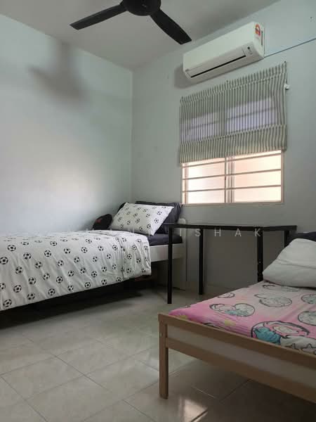 Pangsapuri untuk Dijual di Pangsapuri Tainia - Zamani Ishak - Bedroom - PropertyGuru.com.my