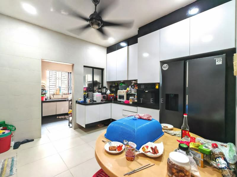 2-storey Terraced House for Sale in Taman Impian Emas (Skudai) - Paggie Tee - Kitchen - PropertyGuru.com.my