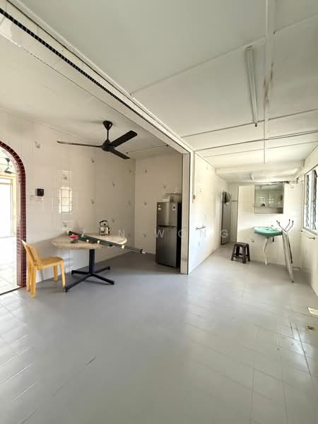 Rumah Teres 1 Tingkat untuk Disewa di Pekan Nanas (Johor) - Zen Wong - Kitchen - PropertyGuru.com.my