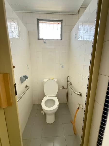 Rumah Teres 1 Tingkat untuk Disewa di Pekan Nanas (Johor) - Zen Wong - Bathroom - PropertyGuru.com.my