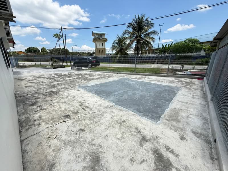 Rumah Teres 1 Tingkat untuk Disewa di Pekan Nanas (Johor) - Zen Wong - Exterior - PropertyGuru.com.my