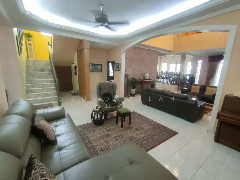 2-storey Terraced House for Sale in Bandar Tun Hussein Onn (Cheras) - Gudrotullah Ikhwan - Living Room - PropertyGuru.com.my