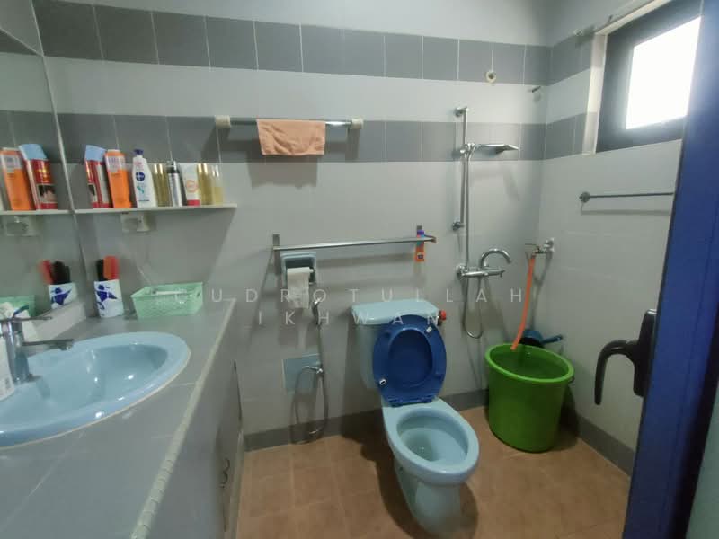 2-storey Terraced House for Sale in Bandar Tun Hussein Onn (Cheras) - Gudrotullah Ikhwan - Bathroom - PropertyGuru.com.my