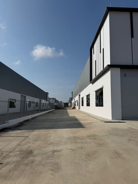 1stry cluster factory (MED) @ Eco Business Park 1 - 1