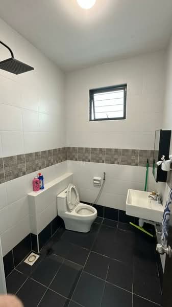2-storey Terraced House for Rent in Taman Austin Duta (Tebrau) - Ivan Lo - Bathroom - PropertyGuru.com.my