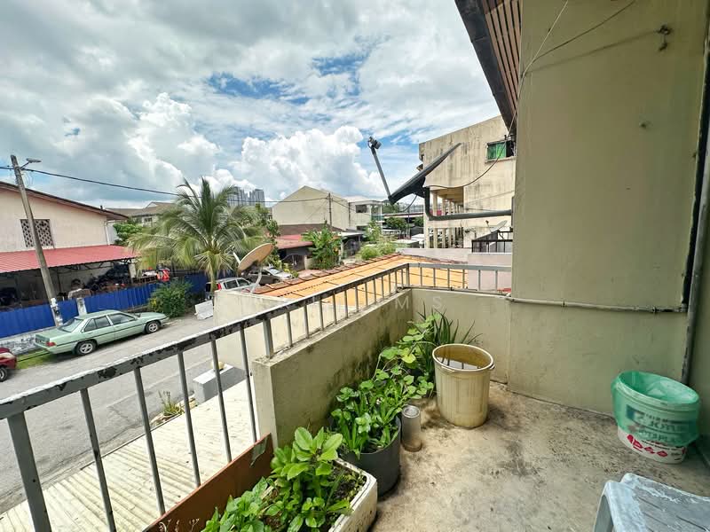 Rumah Teres 2 Tingkat untuk Dijual di Taman Batu View (Batu) - Arif MS - Balcony - PropertyGuru.com.my