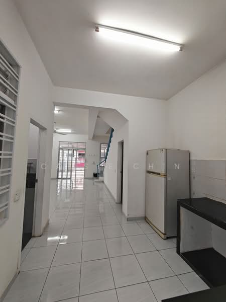 Rumah Teres 2 Tingkat untuk Disewa di Taman Perniagaan Setia (Johor Bahru) - Cassie Chin - Kitchen - PropertyGuru.com.my
