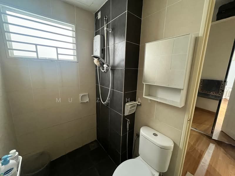 Rumah Bandar untuk Dijual di Kuala Selangor (Selangor) - Mu'izz Halim - Bathroom - PropertyGuru.com.my