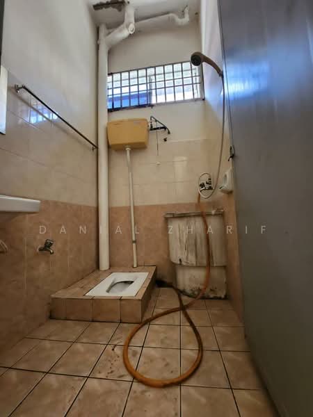 Rumah Berkembar untuk Dijual di Taman Bertam Indah (Kepala Batas) - Danial Zharif - Bathroom - PropertyGuru.com.my