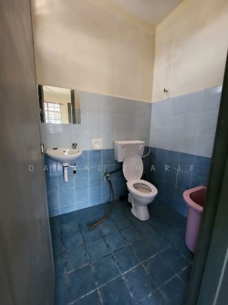 Rumah Berkembar untuk Dijual di Taman Bertam Indah (Kepala Batas) - Danial Zharif - Bathroom - PropertyGuru.com.my
