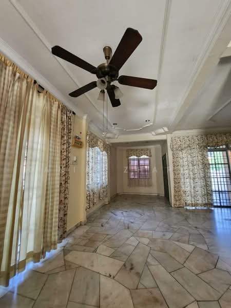 Rumah Berkembar untuk Dijual di Taman Bertam Indah (Kepala Batas) - Danial Zharif - Living Room - PropertyGuru.com.my