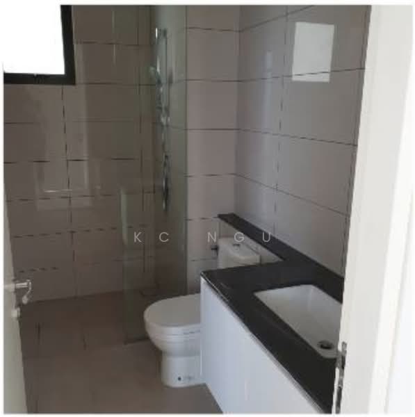 Servis Apartment untuk Dijual di The Park Sky Residence - KC Ngu - Bathroom - PropertyGuru.com.my