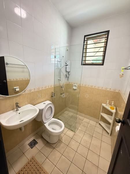 Rumah Teres 1.5 Tingkat untuk Disewa di Taman Molek (Johor Bahru) - Nico Ho - Bathroom - PropertyGuru.com.my