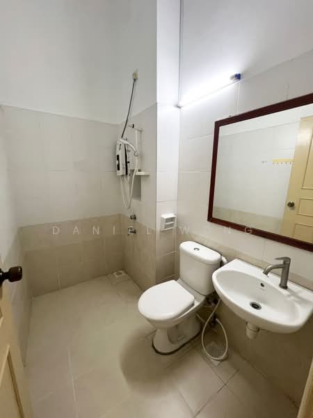 Cluster House for Sale in Austin Heights (Tebrau) - Daniel Wong - Bathroom - PropertyGuru.com.my
