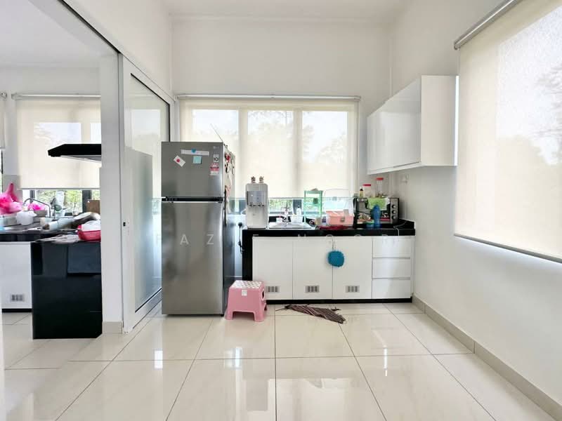 Semi-Detached House for Sale in Semenyih (Selangor) - Fazie Noor - Kitchen - PropertyGuru.com.my