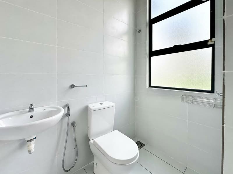 Semi-Detached House for Sale in Semenyih (Selangor) - Fazie Noor - Bathroom - PropertyGuru.com.my