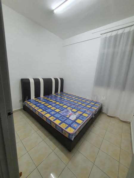 Pangsapuri untuk Dijual di Indah Court Apartment - Jeffrey Lim - Bedroom - PropertyGuru.com.my