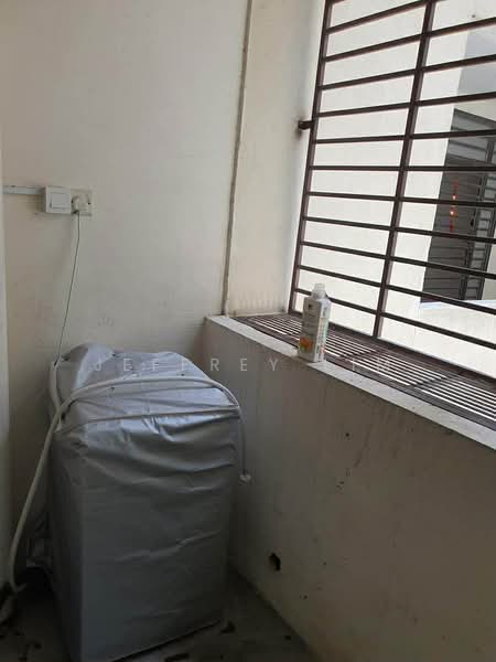 Pangsapuri untuk Dijual di Indah Court Apartment - Jeffrey Lim - Balcony - PropertyGuru.com.my