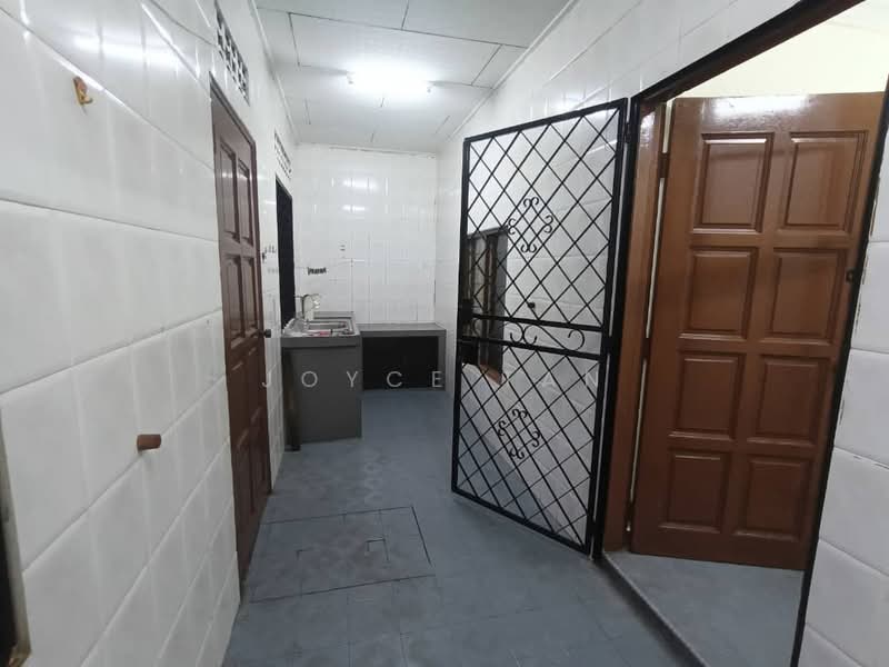 Taman Ungku Tun Aminah - 4