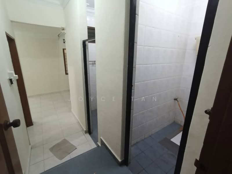 Taman Ungku Tun Aminah - 5