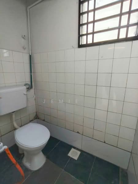 Flat for Sale at Tasek Seri Alam - Jemie . - Bathroom - PropertyGuru.com.my